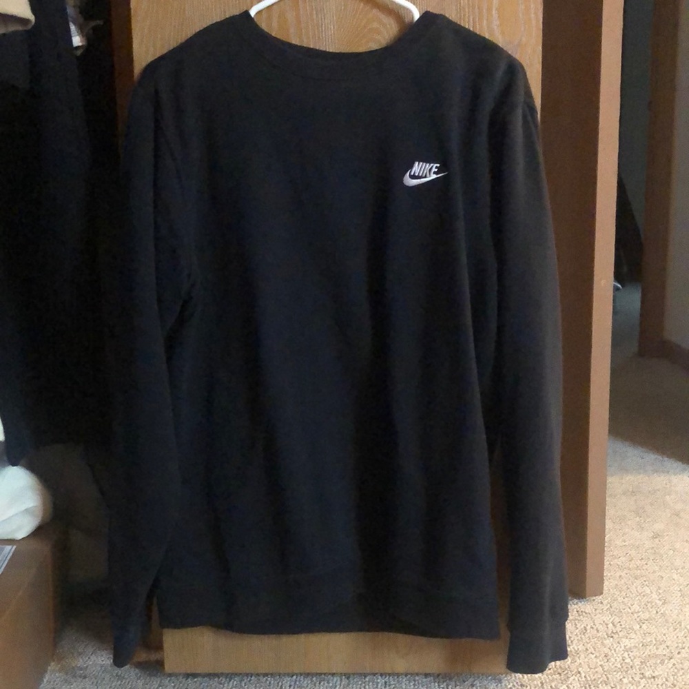 Black basic Nike sweatshirt